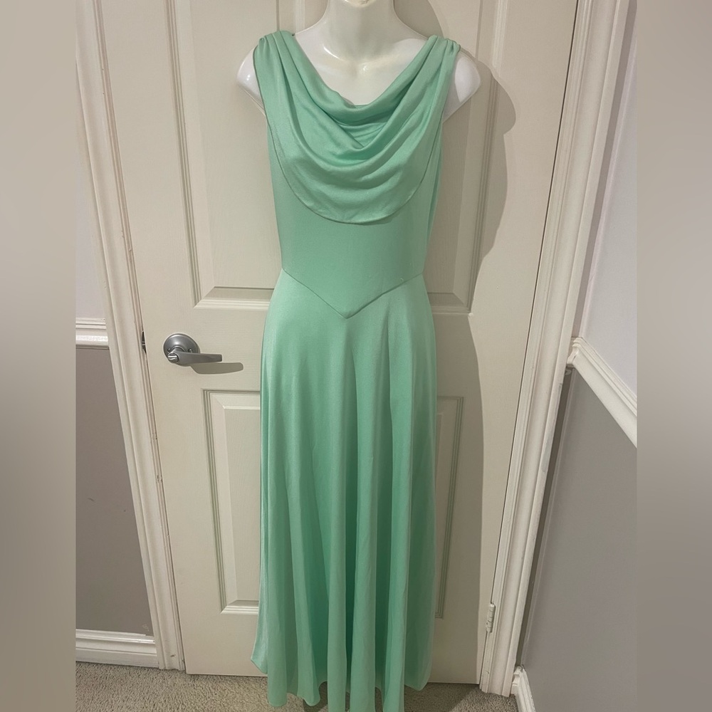 Elegant Mint Green Women's Dress